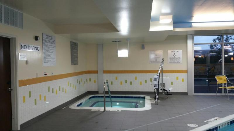 Fairfield Inn & Suites By Marriott Plattsburgh Bagian luar foto
