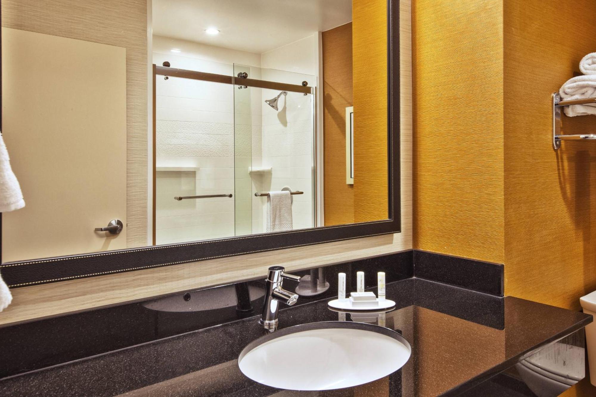 Fairfield Inn & Suites By Marriott Plattsburgh Bagian luar foto
