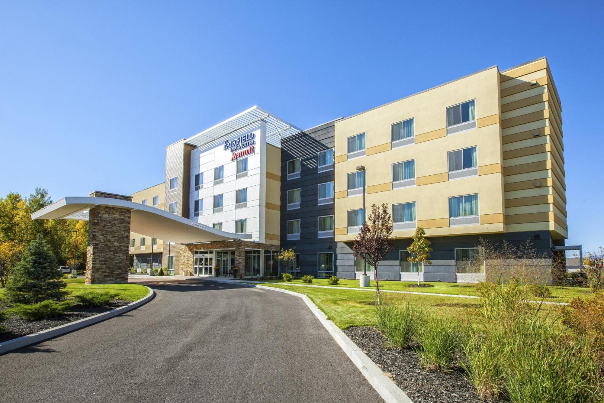 Fairfield Inn & Suites By Marriott Plattsburgh Bagian luar foto