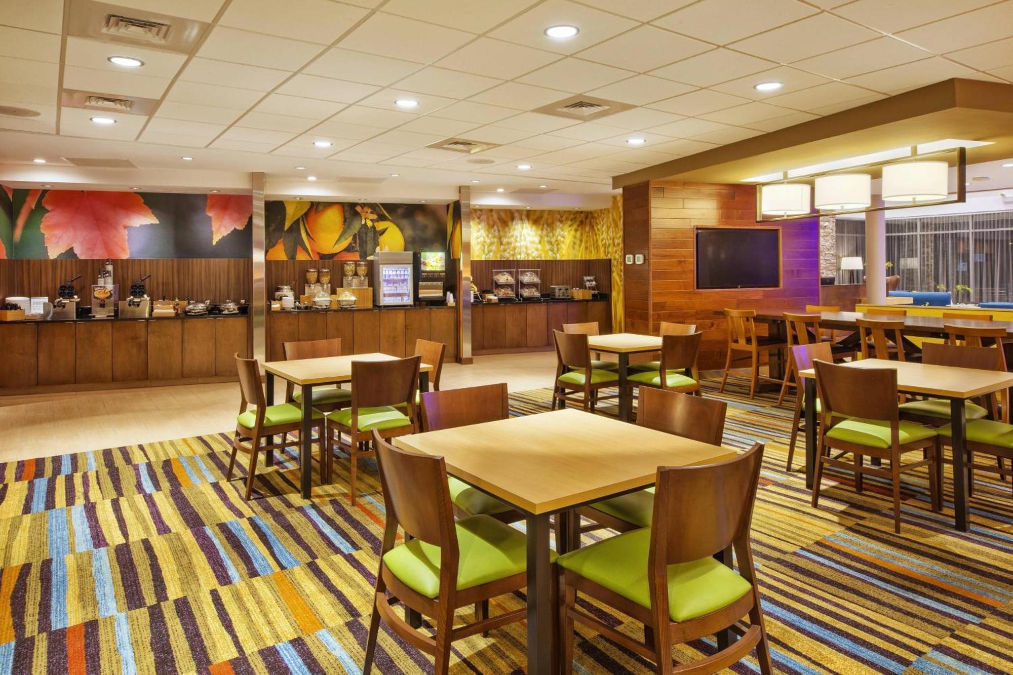 Fairfield Inn & Suites By Marriott Plattsburgh Bagian luar foto