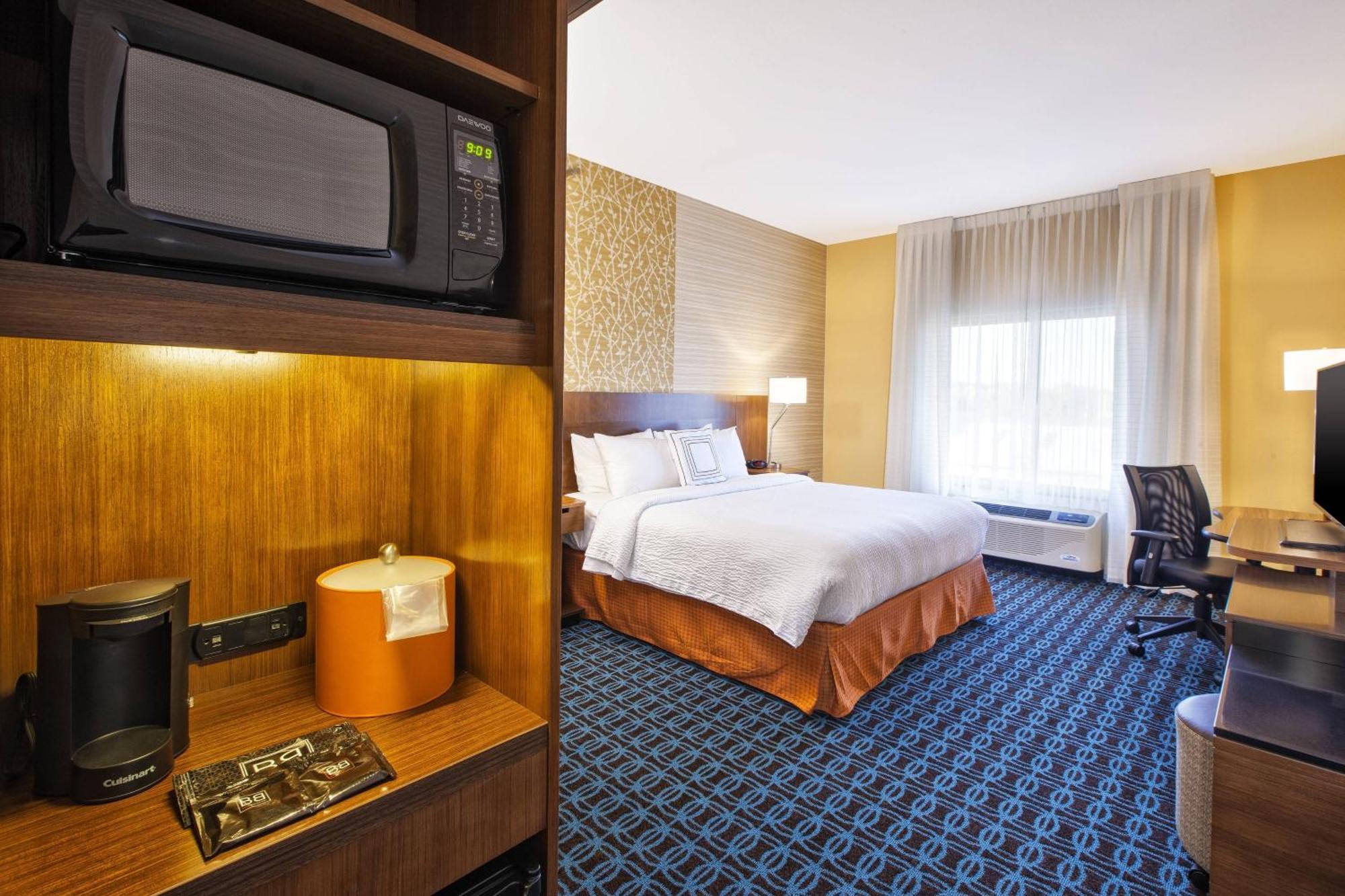 Fairfield Inn & Suites By Marriott Plattsburgh Bagian luar foto