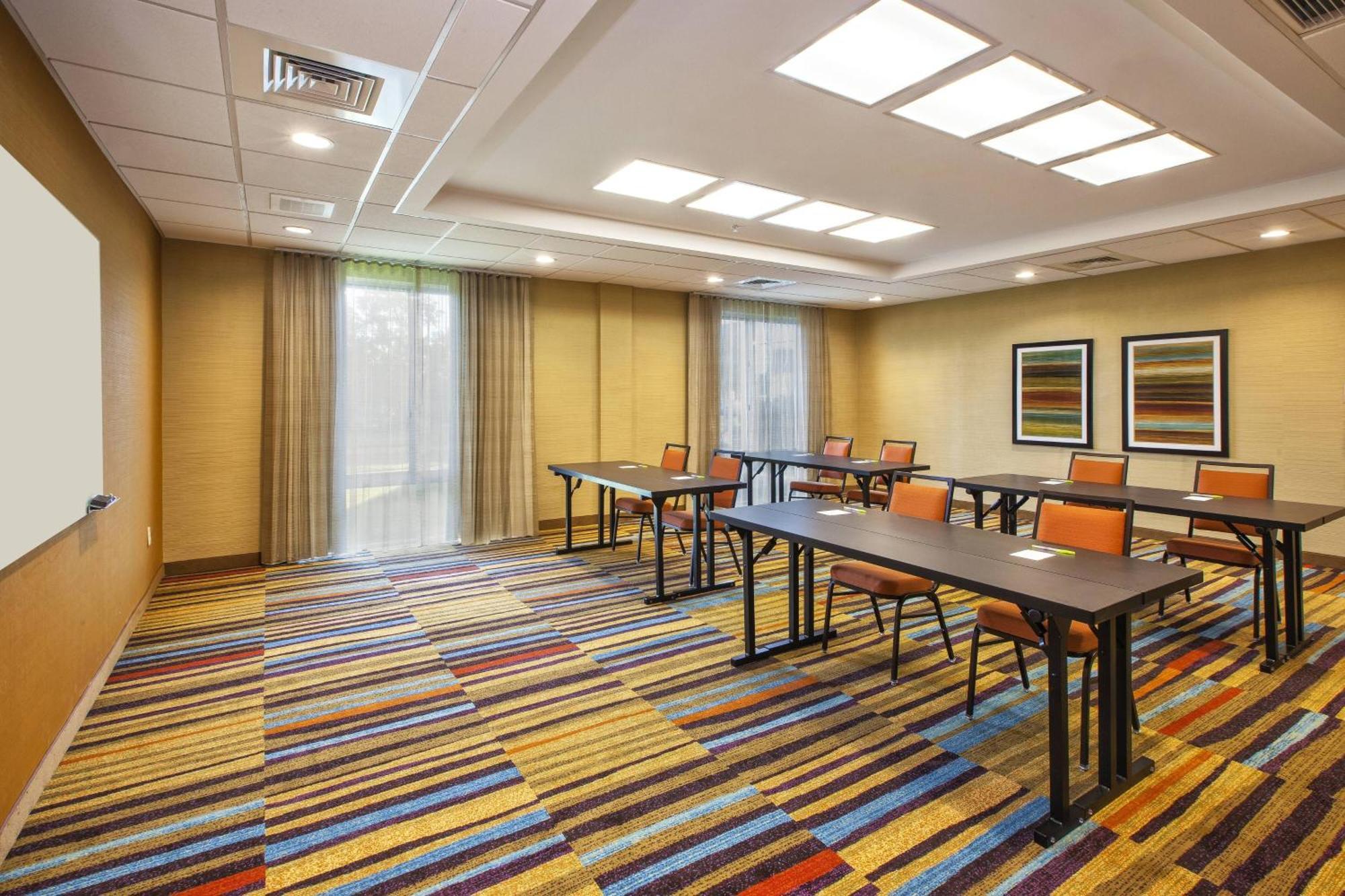Fairfield Inn & Suites By Marriott Plattsburgh Bagian luar foto