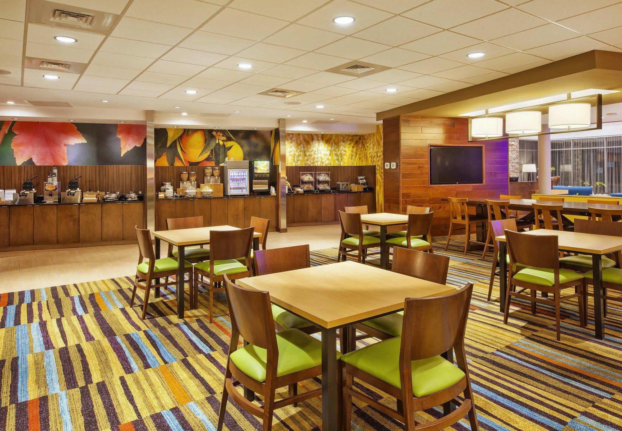 Fairfield Inn & Suites By Marriott Plattsburgh Bagian luar foto
