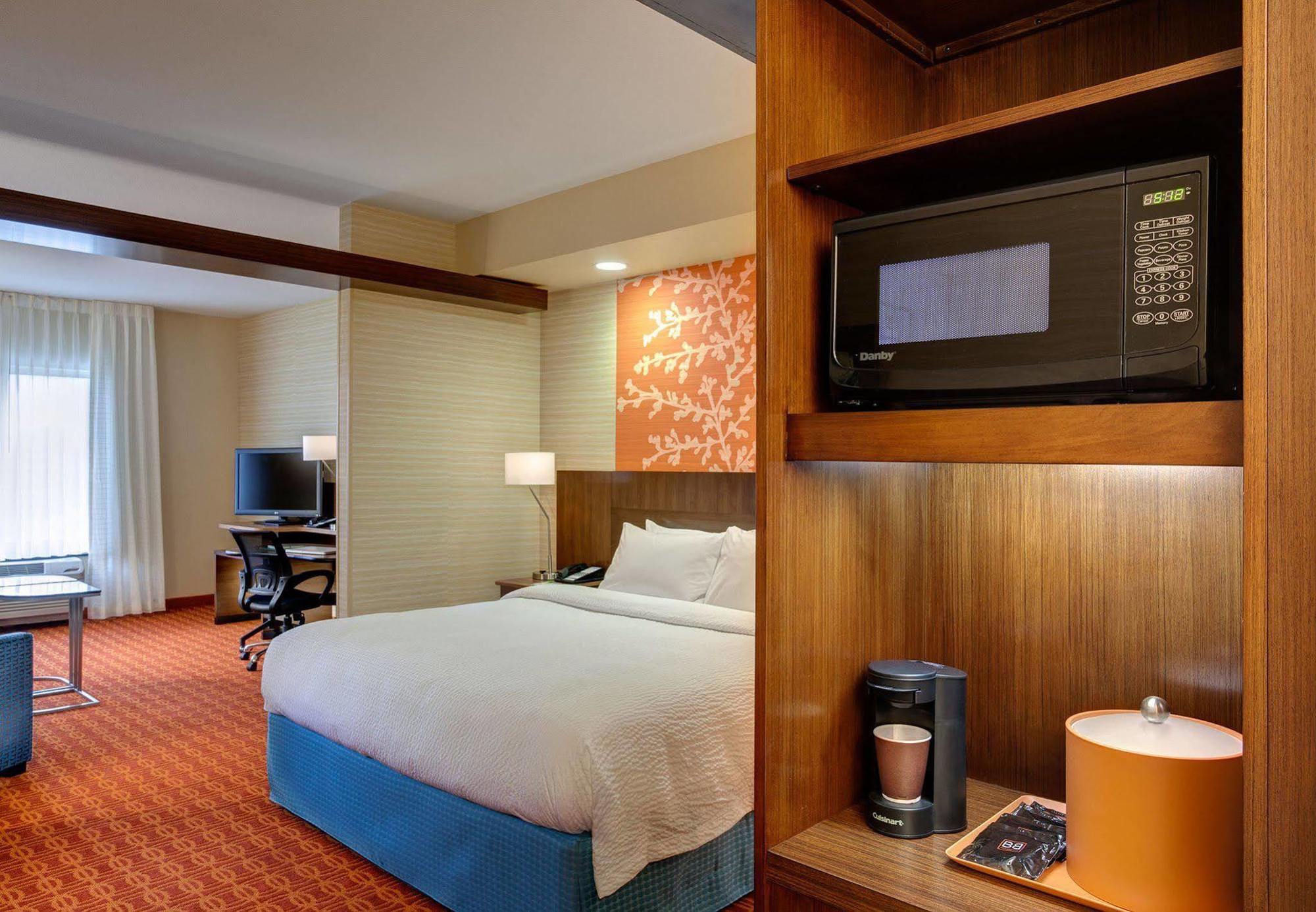 Fairfield Inn & Suites By Marriott Plattsburgh Bagian luar foto